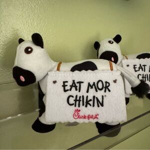 2x chik fil a cow plush 3"